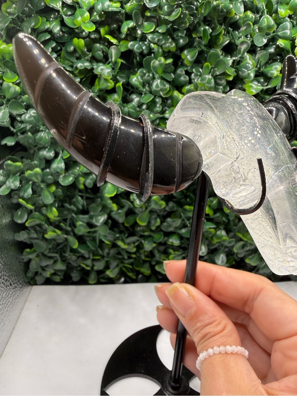 Stunning Hand-Carved Clear Quartz & Black Obsidian Bull Skull on Display Stand - Picture 4 of 7